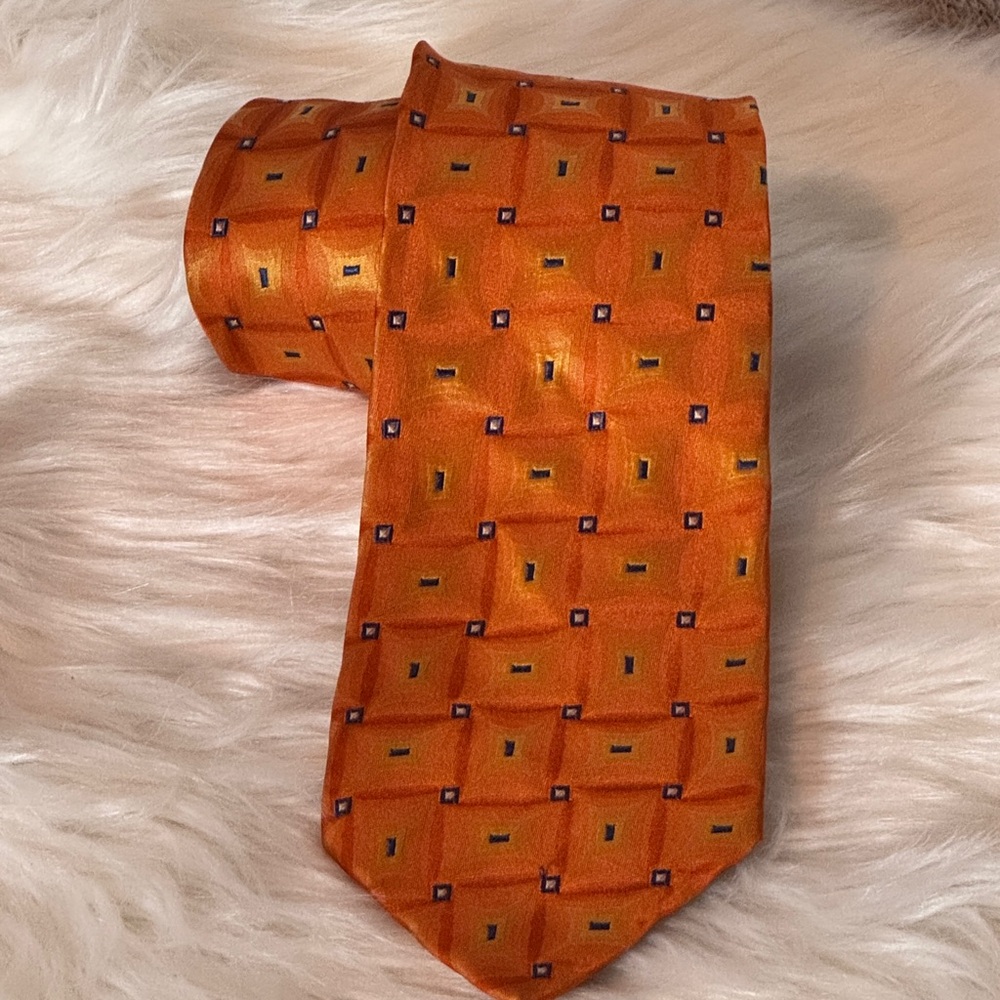 Vibrant Orange 100% Silk made in Italy Tie with‎ Geometric Pattern